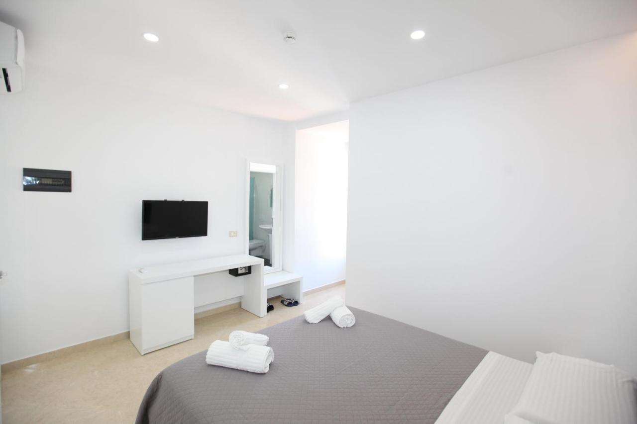Nika Hotel Sarandë Exterior foto