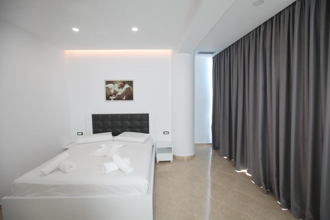 Nika Hotel Sarandë Exterior foto