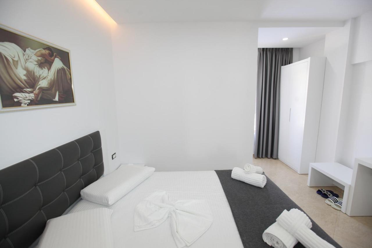 Nika Hotel Sarandë Exterior foto