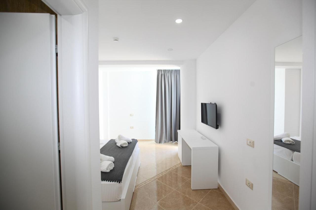 Nika Hotel Sarandë Exterior foto