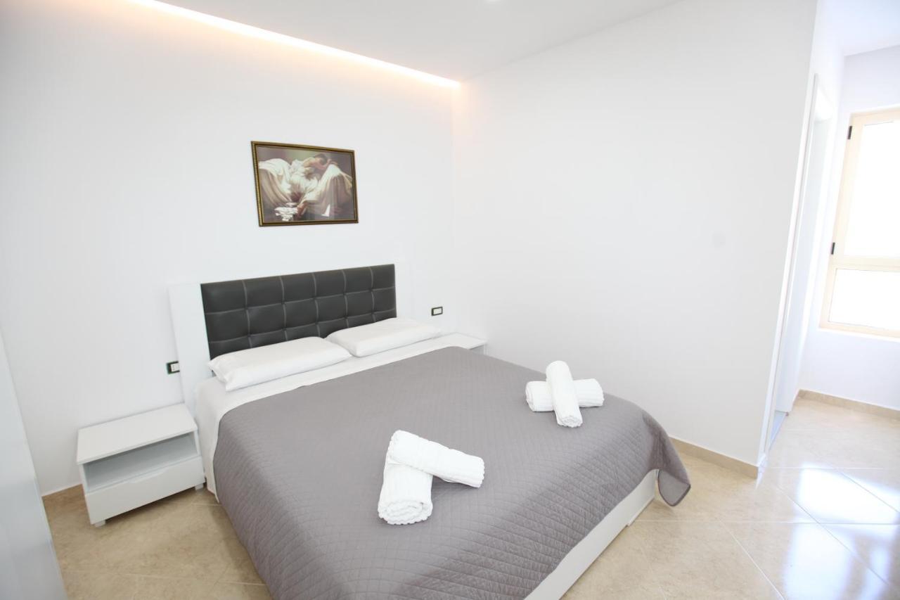 Nika Hotel Sarandë Exterior foto
