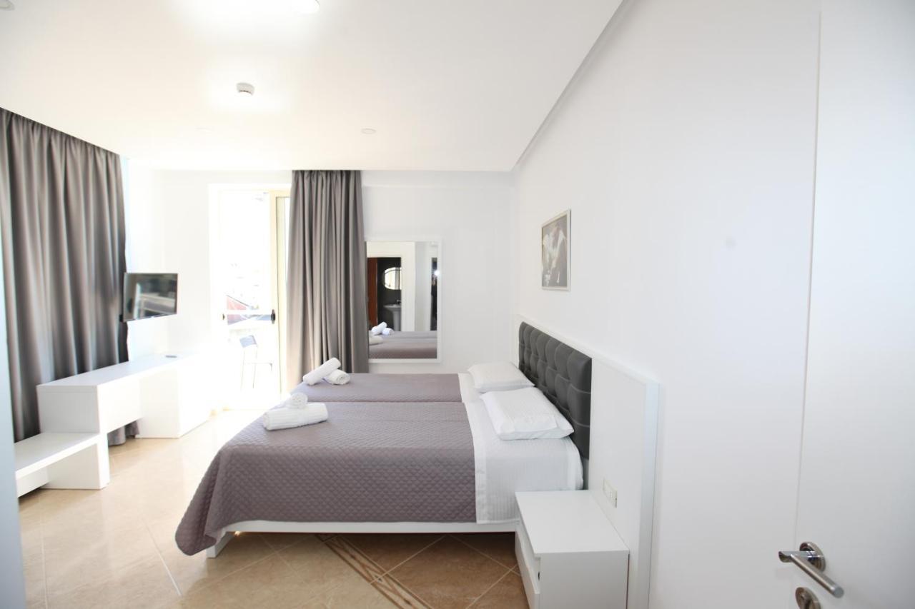 Nika Hotel Sarandë Exterior foto