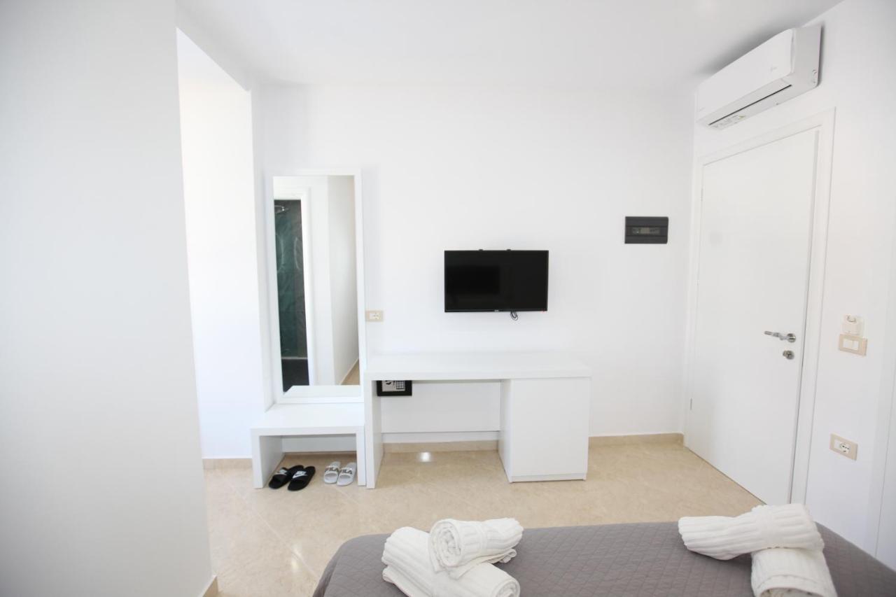 Nika Hotel Sarandë Exterior foto