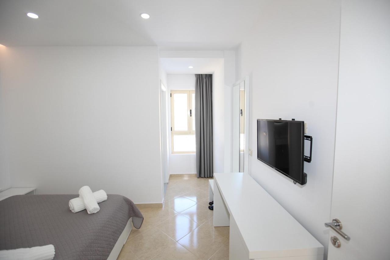Nika Hotel Sarandë Exterior foto